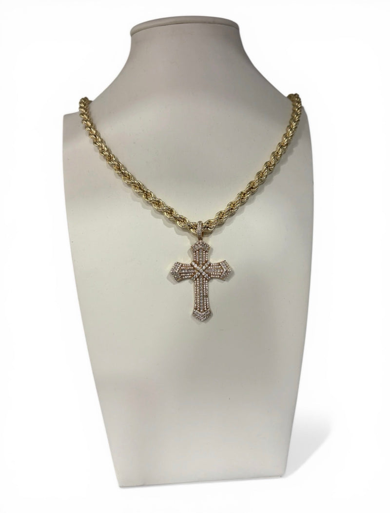 Collana con croce zirconata